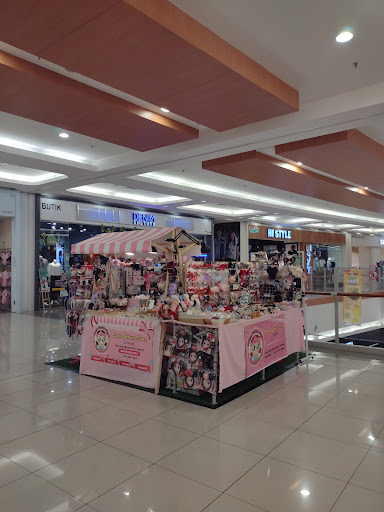 Angie Beauty Stores Aoen ( Manjung Point, Perak )
